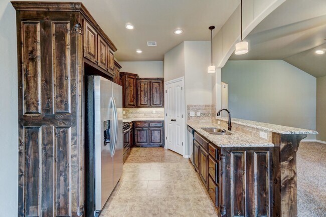 Building Photo - 5700 Goldfinger Rd