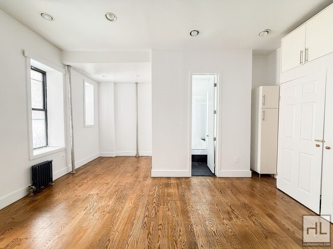 Building Photo - 410 Eastern Pkwy