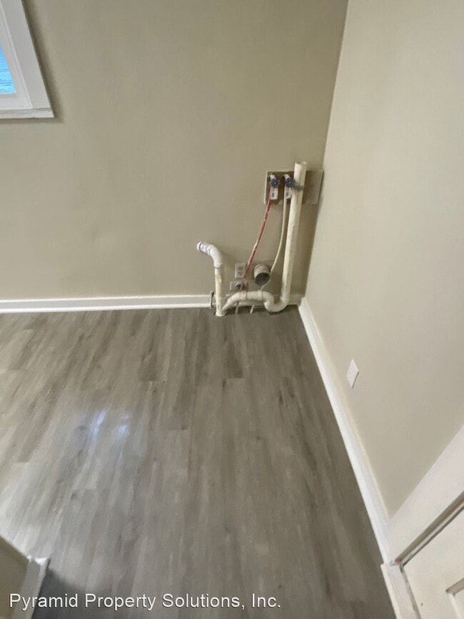 Building Photo - 3 br, 1.5 bath House - 109 S Attica Rd