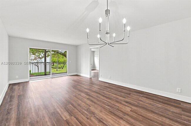 Building Photo - 1400 SW 124th Terrace