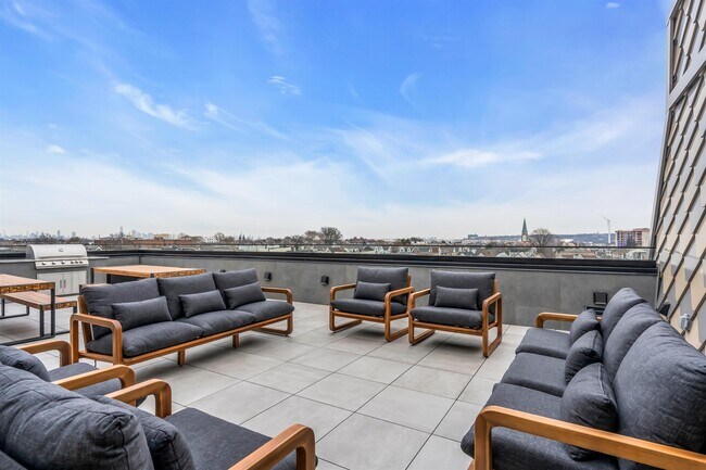 Building Photo - 345 AVENUE A Ave