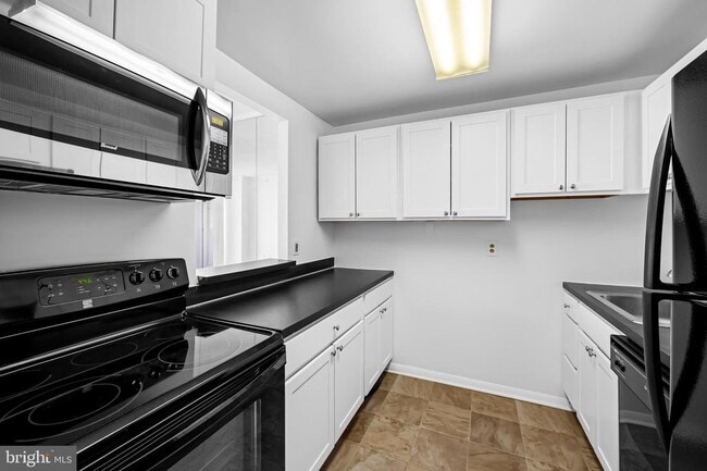 Building Photo - 28 Allegheny Ave