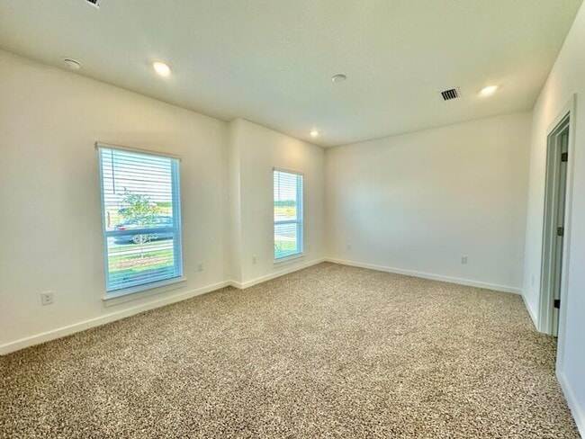 Building Photo - 494 Arrowwood Blvd