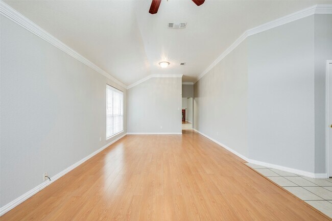 Building Photo - 5900 Rising Meadow Dr