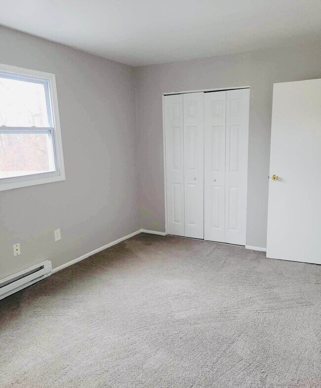 Building Photo - 58 Royal Oak Dr