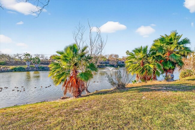 Building Photo - 6118 Hidden Cove