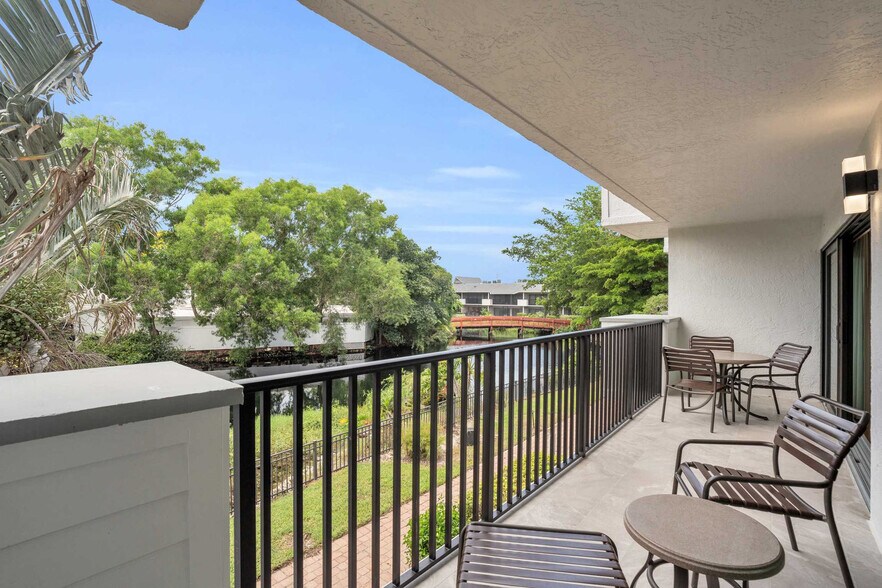 Building Photo - 600 Neapolitan Way