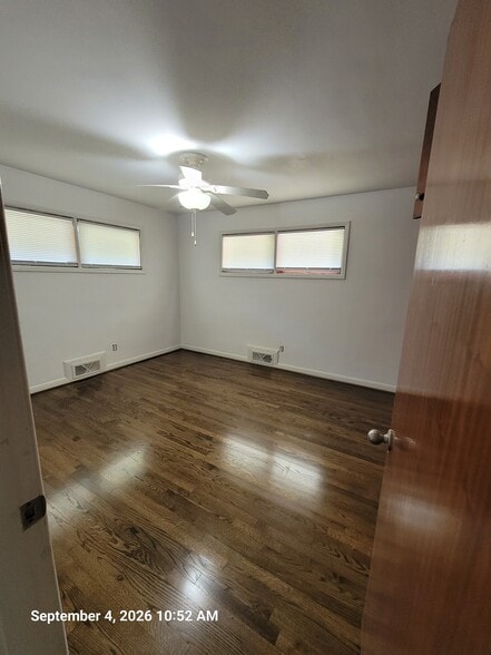 Building Photo - 1304 Evergreen Dr