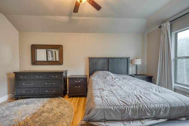 Building Photo - 13700 Lone Rider Trail