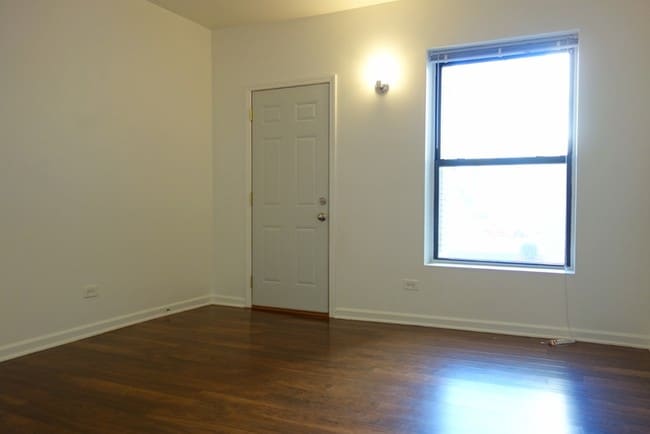 Living Space - 801 E Drexel Square