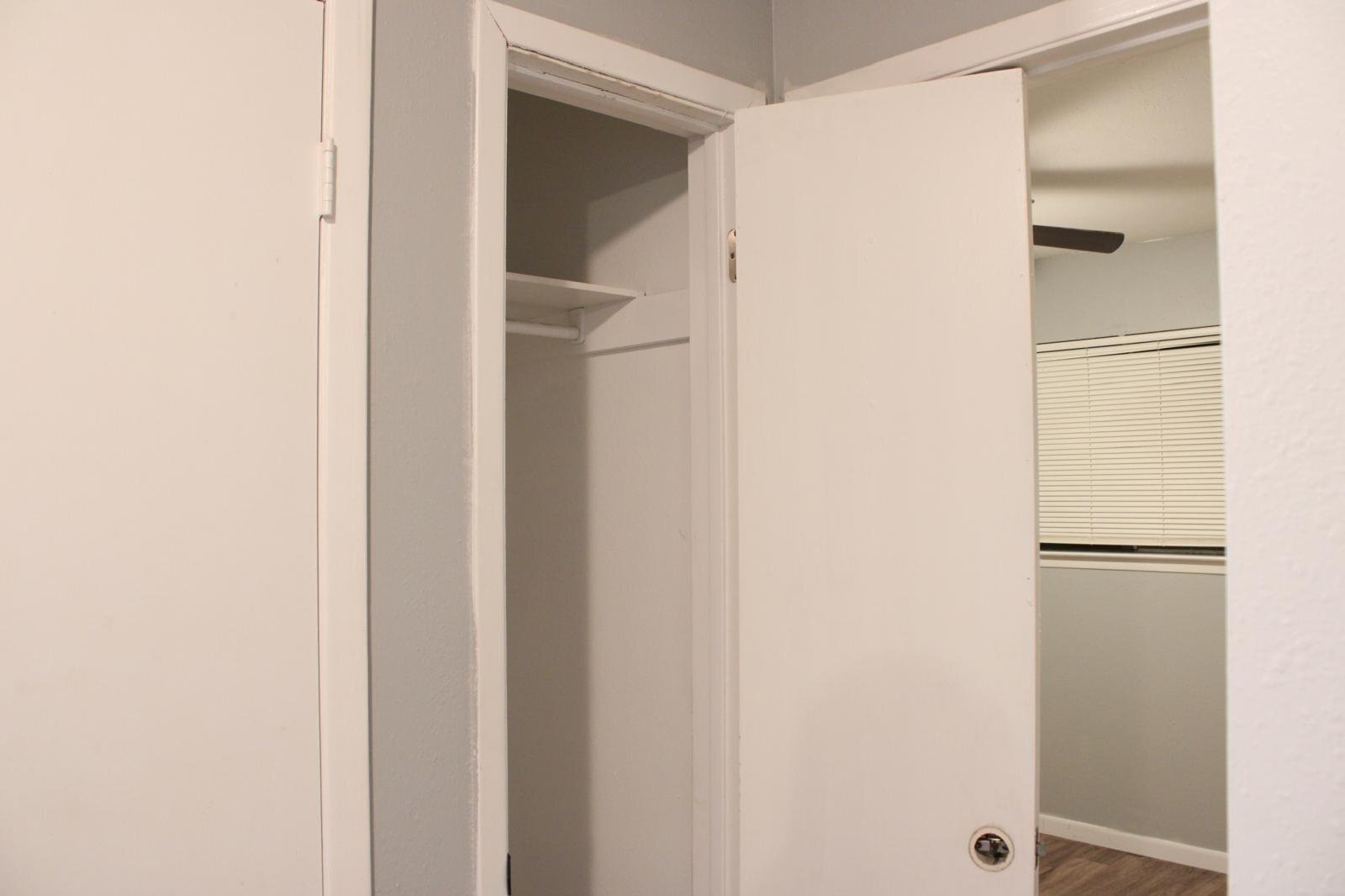 Building Photo - 2912-2914-2914 Bernice Dr