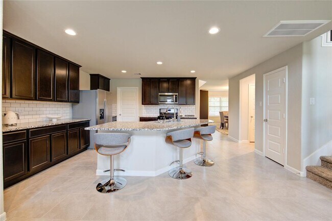 Building Photo - 9623 Japonica Dr