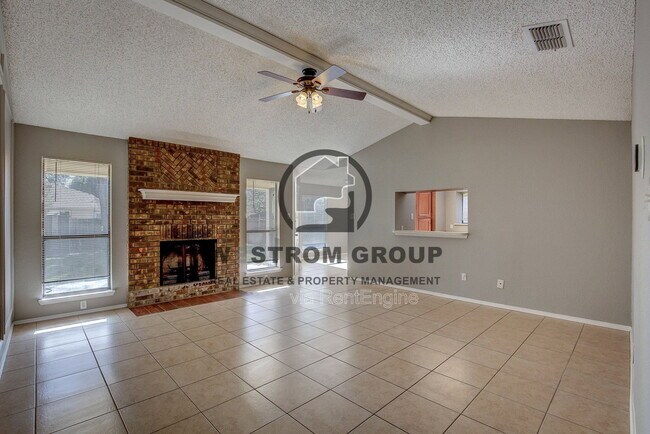 Building Photo - 420 Revolution Ln