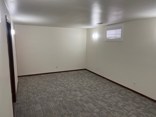 Building Photo - Spacious and Charming Lakewood Home with H...