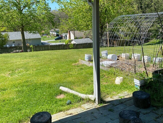 Building Photo - Spacious 4-Bedroom Home Located on a Quiet Street in Manheim Township!