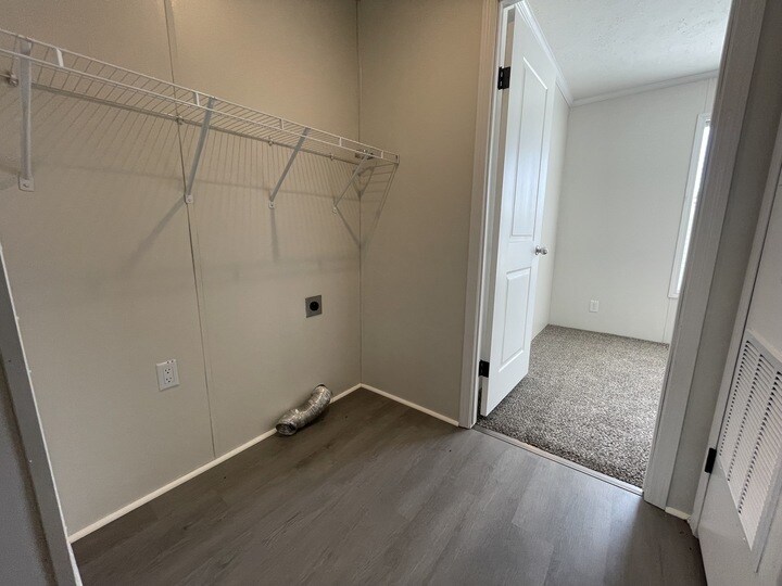 Building Photo - 15835 Marentette Dr