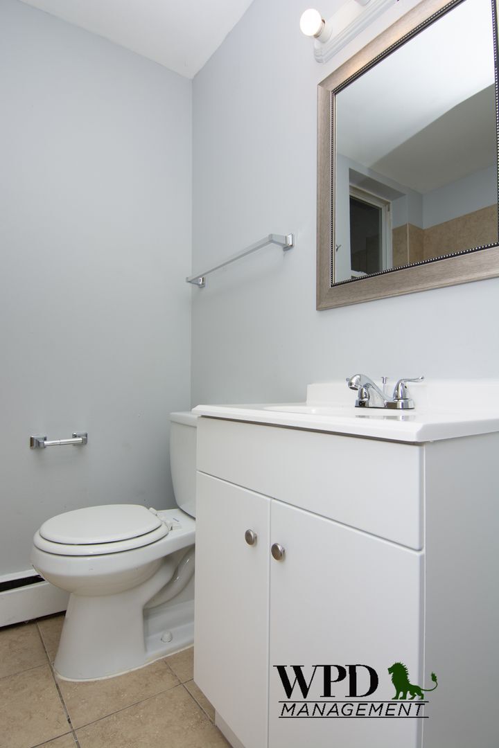 Building Photo - 1506 W 80th St