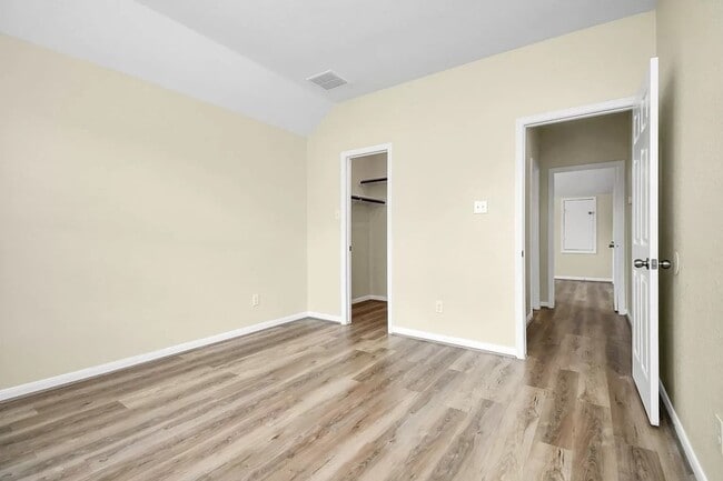 Building Photo - 6315 Bain Dr