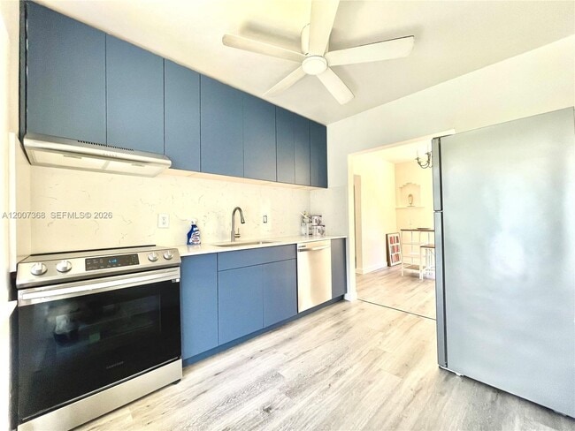 Building Photo - 401 NE 14th Ave