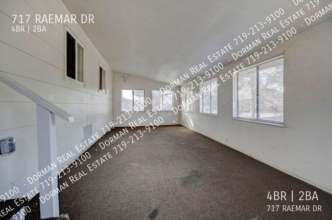 Building Photo - 717 Raemar Dr