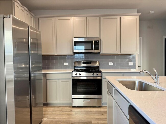 Building Photo - 13 Bent Trl Ln