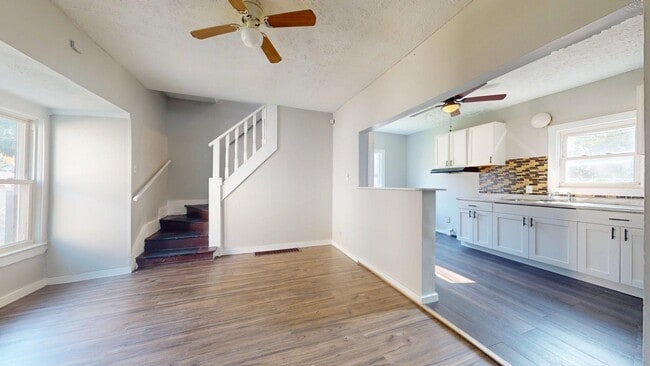 Building Photo - Denison/W.73rd neighborhood - updated 3 be...
