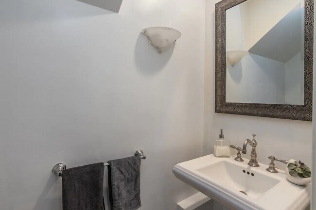 Building Photo - 3630 Gleneagles Dr