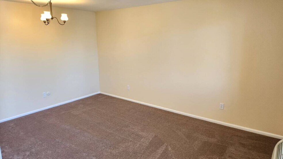 Building Photo - 918 S Logan St