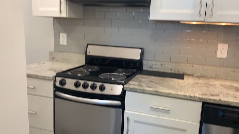 Building Photo - 81 Westland Ave