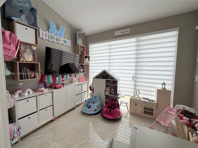 Building Photo - 8737 NW 168th Ln