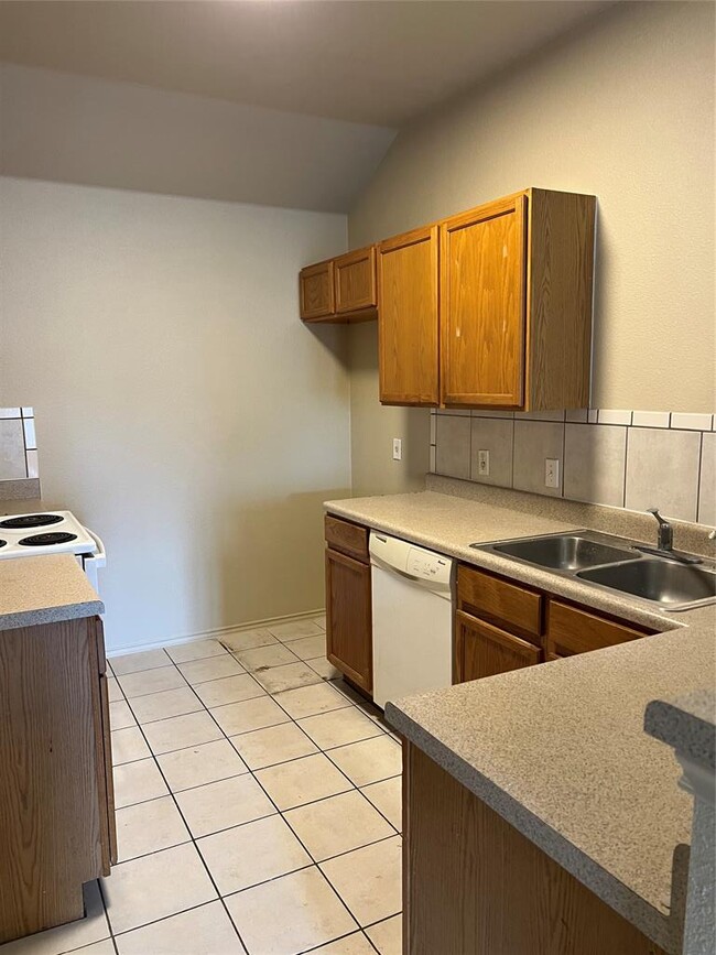 Building Photo - 1618 Cottonwood Ct