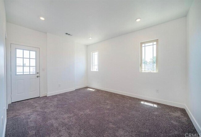 Building Photo - 850 W 165th Pl