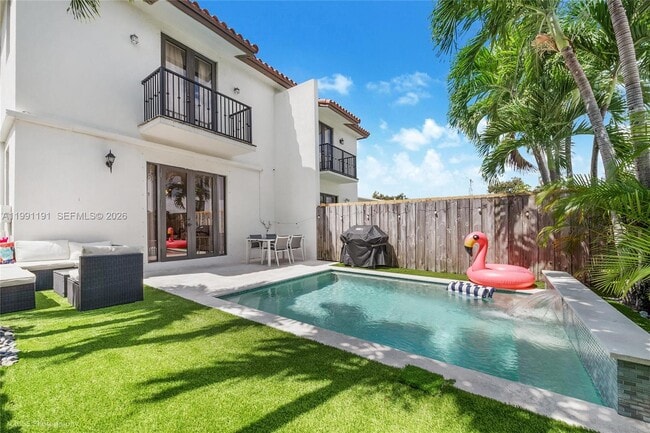 Building Photo - 3421 SW 13th Terrace