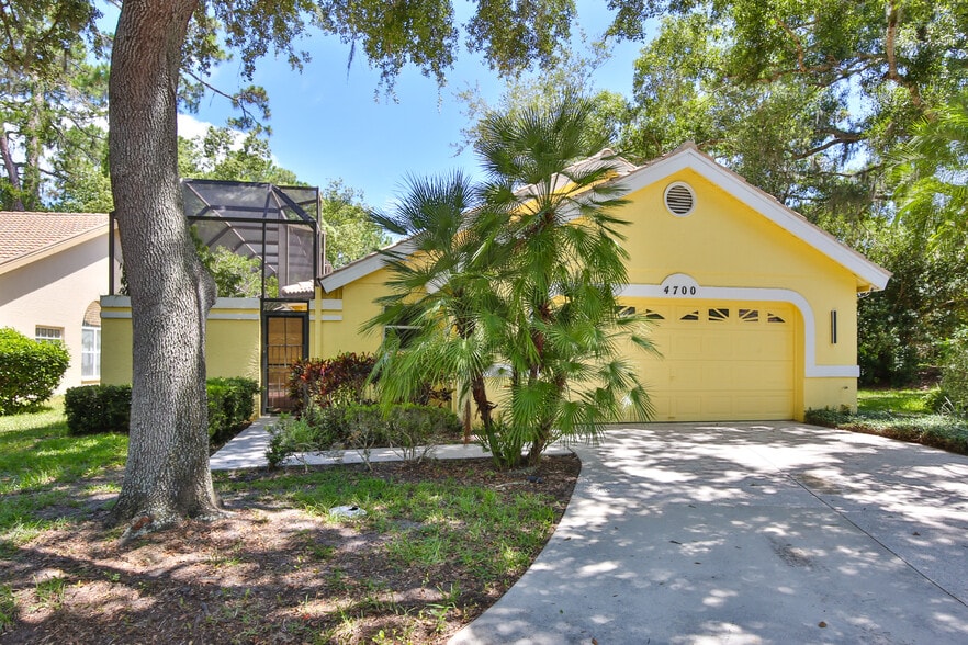 Home front - 4700 Tivoli Ave