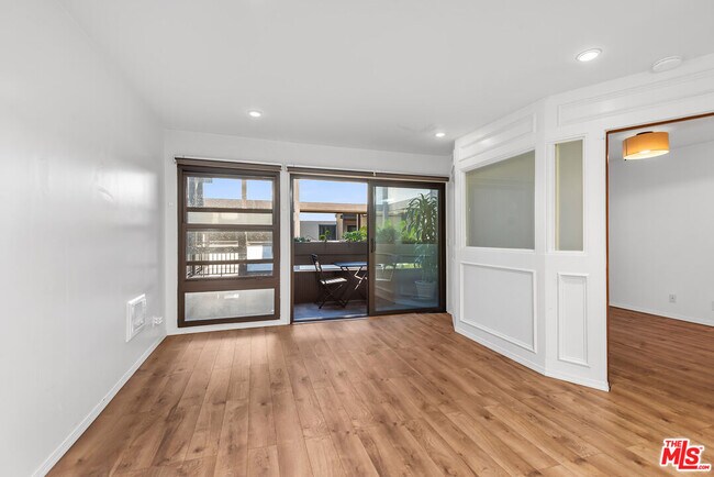 Building Photo - 7742 Redlands St