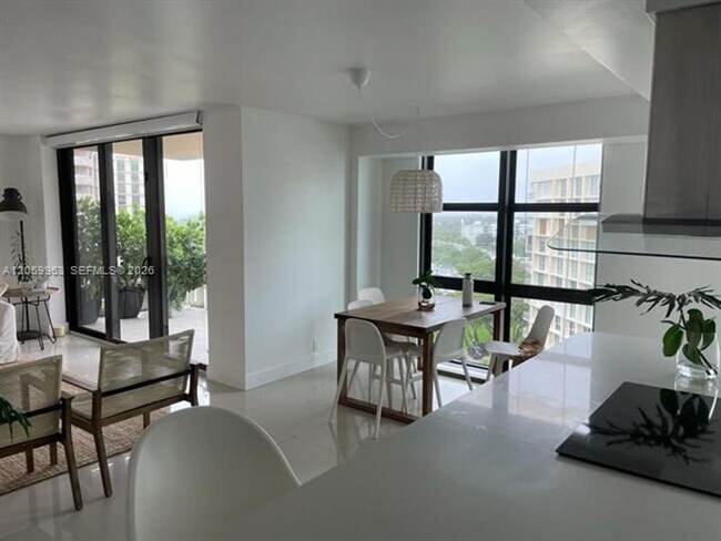 Building Photo - 1111 Crandon Blvd