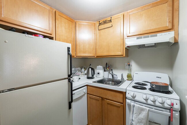 Building Photo - 4450 MacArthur Blvd NW