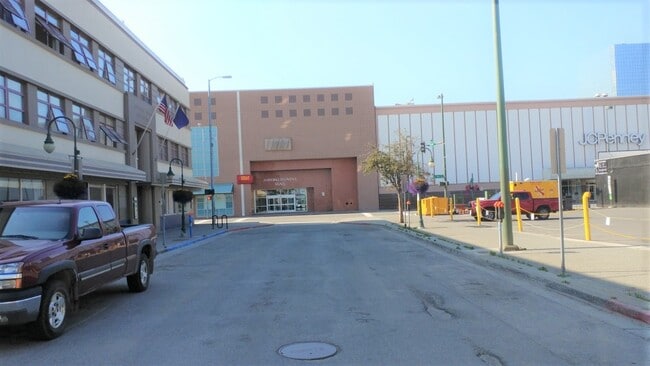 Building Photo - 415 D St