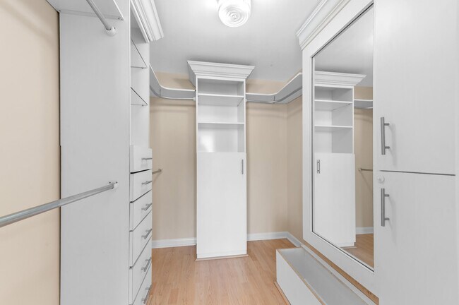 Building Photo - 2400 Presidential Way