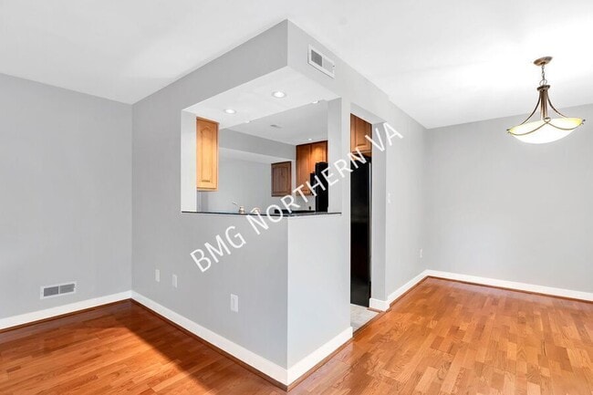 Building Photo - 1790 Ivy Oak Square