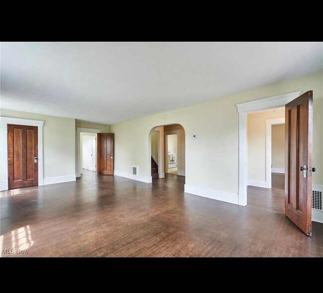 Building Photo - 1727 Woodland Ave NW