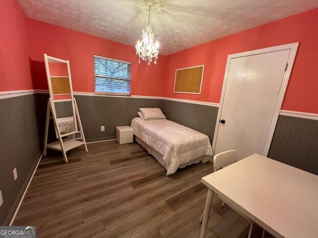 Building Photo - 130 Shaw Dr