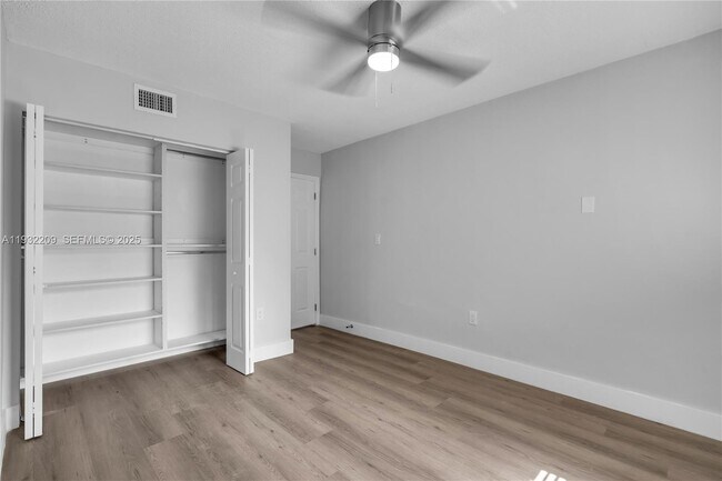 Building Photo - 560 NE 63rd St