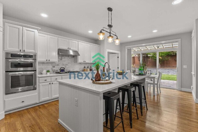 Building Photo - Spacious 4-Bed, 4-Bath Retreat in Sammamish – 3300 Sq Ft of Comfort and Style!