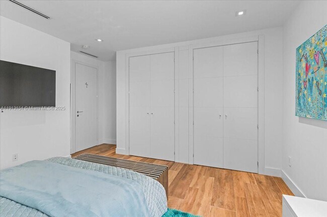 Building Photo - 7440 NW 100th Ct