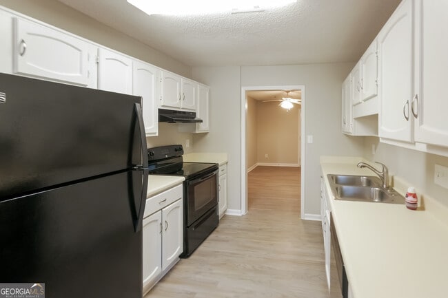 Building Photo - 8071 Creekstone Way
