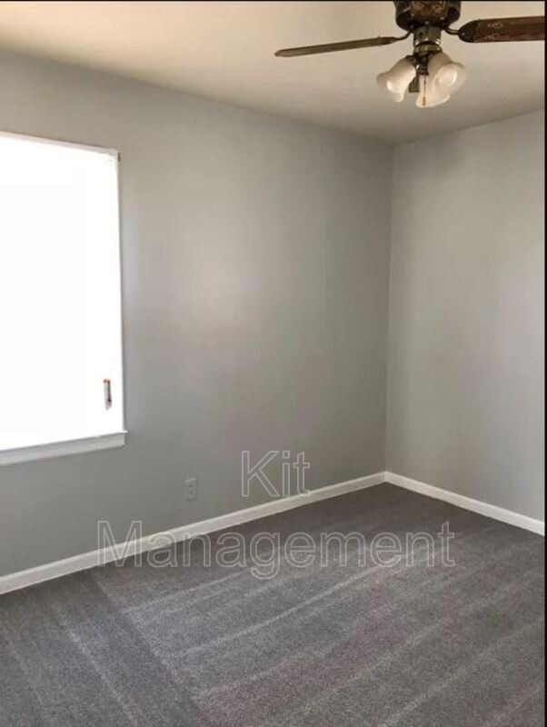 Building Photo - 2114 Berdan Ave