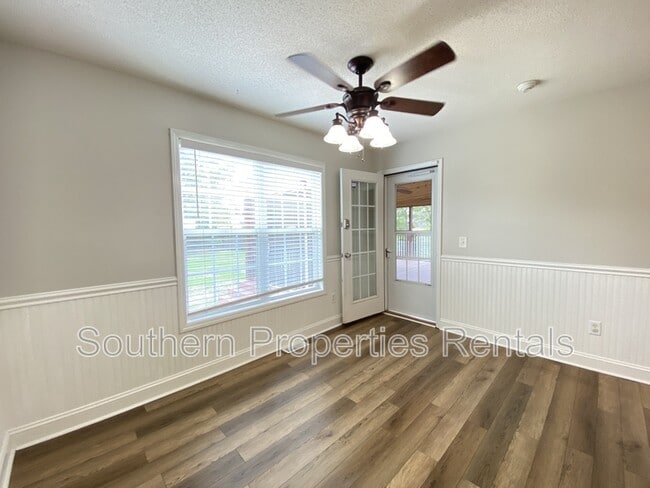 Building Photo - 346 Cresthaven Dr
