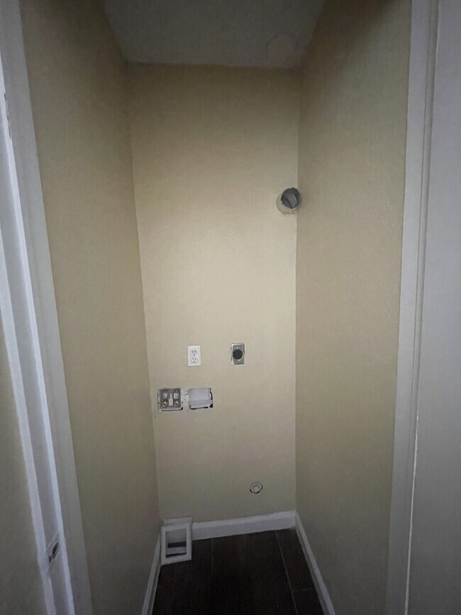 Building Photo - 11632 Scott Simpson Dr