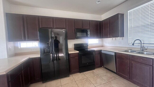 Building Photo - 7313 S 48th Dr
